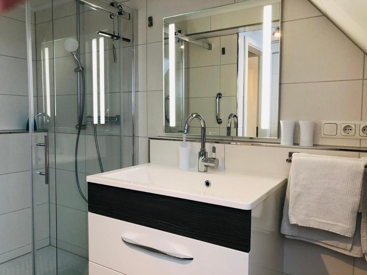 Altstadthus-Gemuetliches Ferienhaus Mit Gaertchen Friedrichstadt Luaran gambar