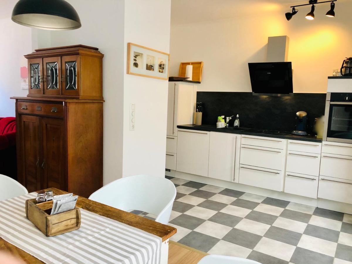 Altstadthus-Gemuetliches Ferienhaus Mit Gaertchen Friedrichstadt Luaran gambar