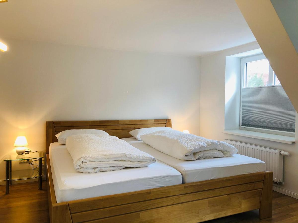 Altstadthus-Gemuetliches Ferienhaus Mit Gaertchen Friedrichstadt Luaran gambar